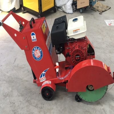 máu cắt bê tông chạy xăng